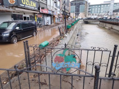 EREĞLİ'DE SAHİL VE ÇARŞI TANINMAZ HALDE !