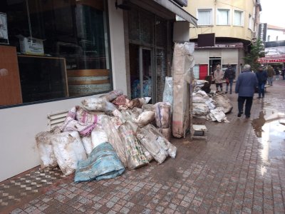 EREĞLİ'DE SAHİL VE ÇARŞI TANINMAZ HALDE !