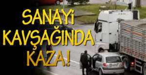 SANAYİ KAVŞAĞINDA KAZA !